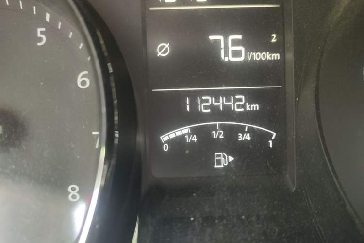 Used Volkswagen Lavida 2015 1.6L Manual Comfort Edition Odometer Close Up