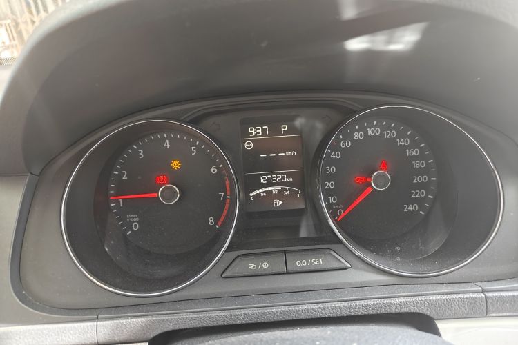 Used Volkswagen Lavida 2015 1.6L Automatic Comfort Edition Odometer Close Up