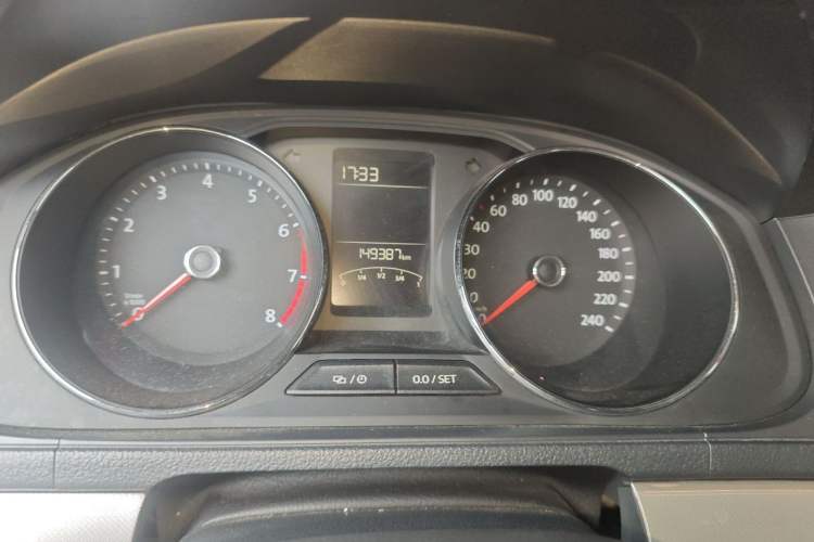 Used Volkswagen Lavida 2015 1.6L Automatic Comfort Edition Odometer Close Up