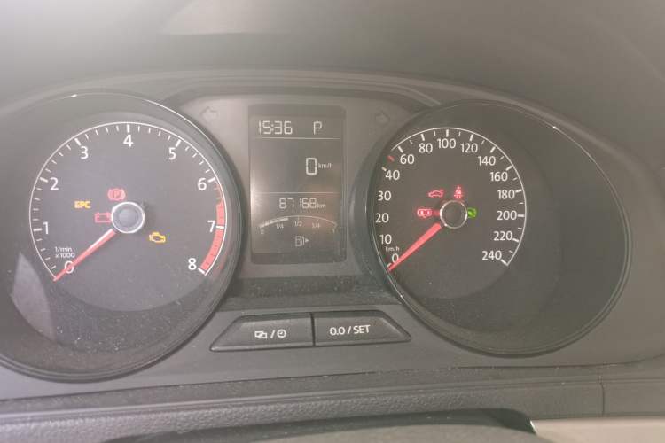 Used Volkswagen Lavida 2015 1.6L Automatic Fashion Edition Odometer Close Up