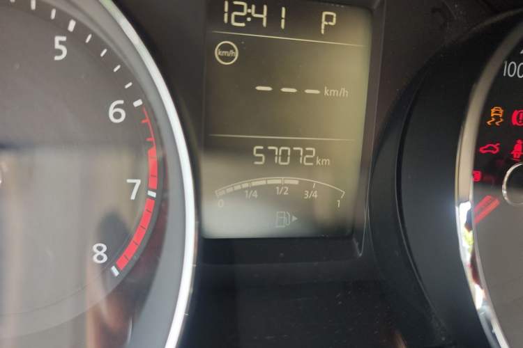 Used Volkswagen Lavida 2015 1.6L Automatic Comfort Edition Odometer Close Up