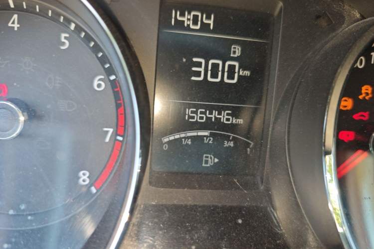 Used Volkswagen Lavida 2015 1.6L Manual Comfort Edition Odometer Close Up