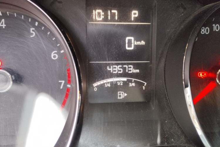 Used Volkswagen Lavida 2015 1.6L Automatic Comfort Edition Odometer Close Up