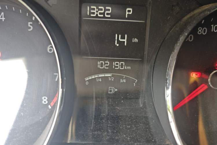 Used Volkswagen Lavida 2015 1.6L Automatic Comfort Edition Odometer Close Up