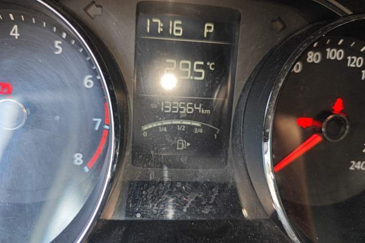 Used Volkswagen Lavida 2015 1.6L Automatic Comfort Edition Odometer Close Up