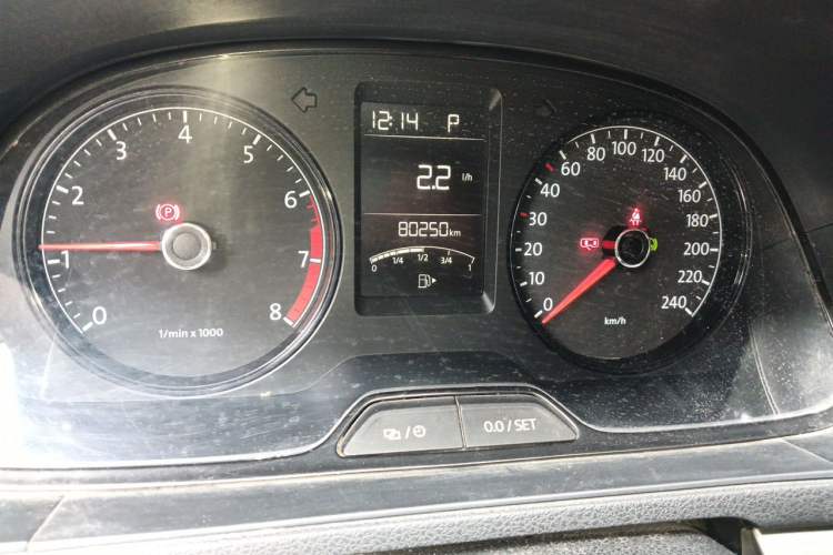 Used Volkswagen Lavida 2015 1.6L Automatic Fashion Edition Odometer Close Up