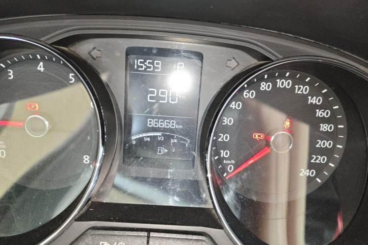 Used Volkswagen Lavida 2015 1.6L Automatic Comfort Edition Odometer Close Up