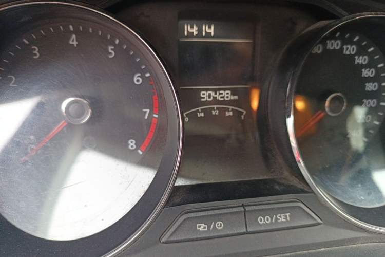 Used Volkswagen Lavida 2015 1.6L Automatic Comfort Edition Odometer Close Up