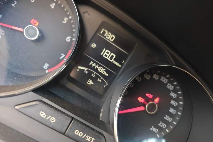 Used Volkswagen Lavida 2015 1.6L Manual Comfort Edition Odometer Close Up