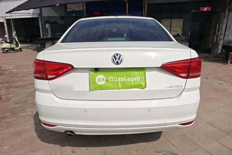Used Volkswagen Lavida 2015 1.6L Manual Fashion Edition Rear