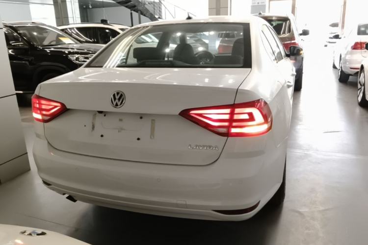 Used Volkswagen Lavida 2015 1.6L Automatic Fashion Edition Rear