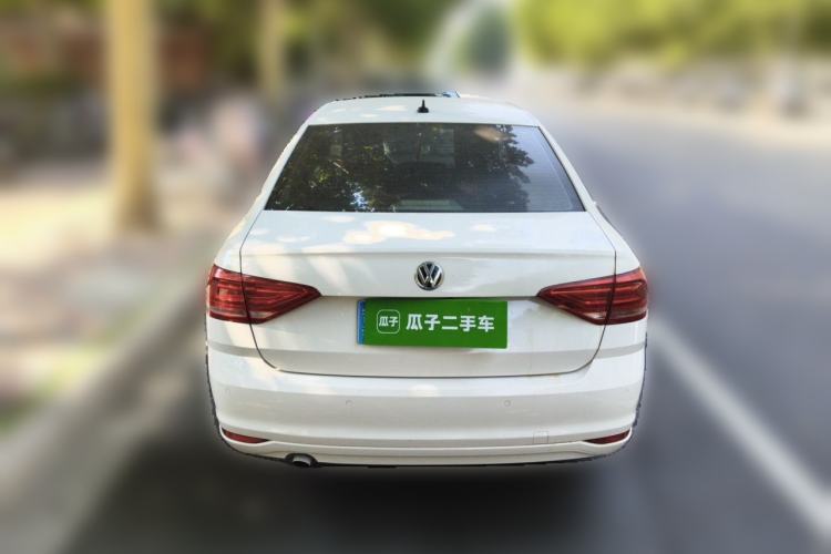 Used Volkswagen Lavida 2015 1.6L Manual Fashion Edition Rear