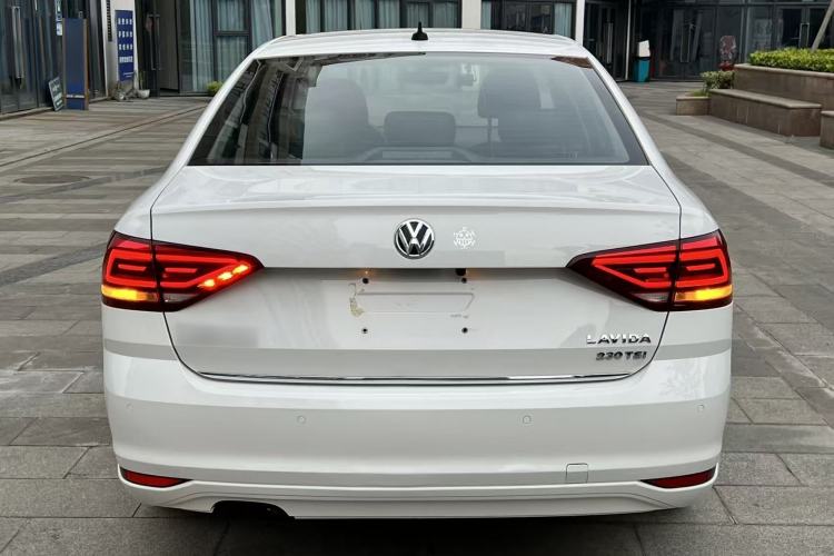 Used Volkswagen Lavida 2015 230TSI DSG Luxury Edition Rear
