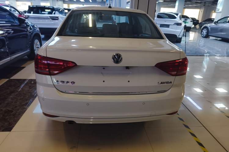 Used Volkswagen Lavida 2015 1.6L Manual Comfort Edition Rear
