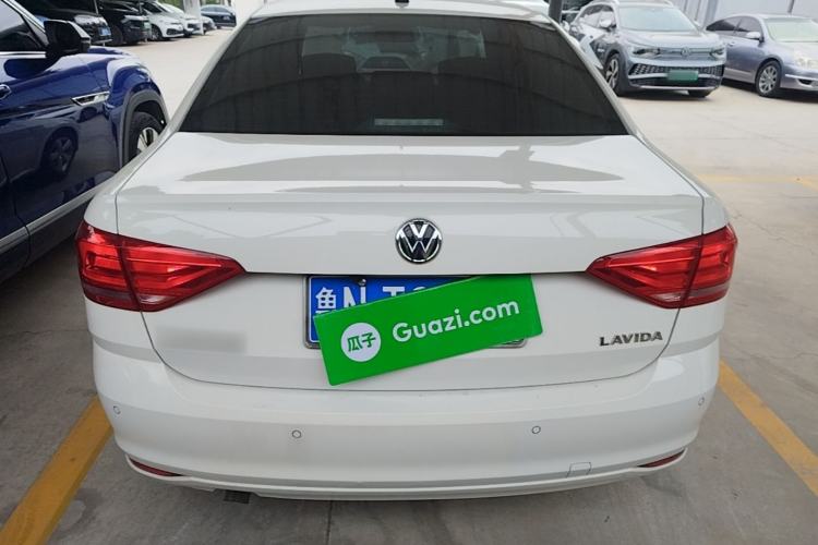 Used Volkswagen Lavida 2015 1.6L Manual Fashion Edition Rear
