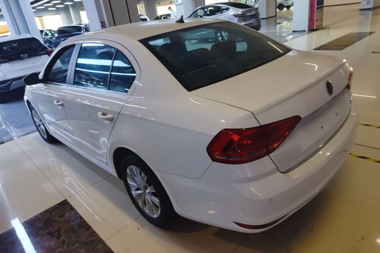 Used Volkswagen Lavida 2015 1.6L Manual Comfort Edition Rear Left 45 Deg