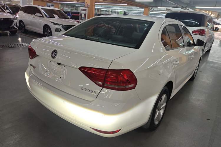 Used Volkswagen Lavida 2015 1.6L Automatic Fashion Edition Rear Right 45 Deg