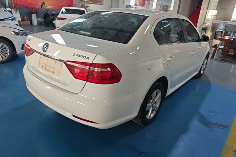 Used Volkswagen Lavida 2015 1.6L Automatic Fashion Edition Rear Right 45 Deg
