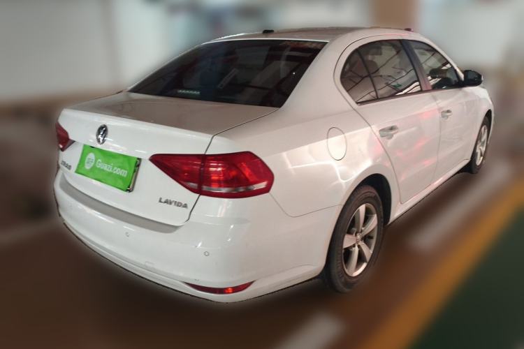 Used Volkswagen Lavida 2015 1.6L Automatic Fashion Edition Rear Right 45 Deg