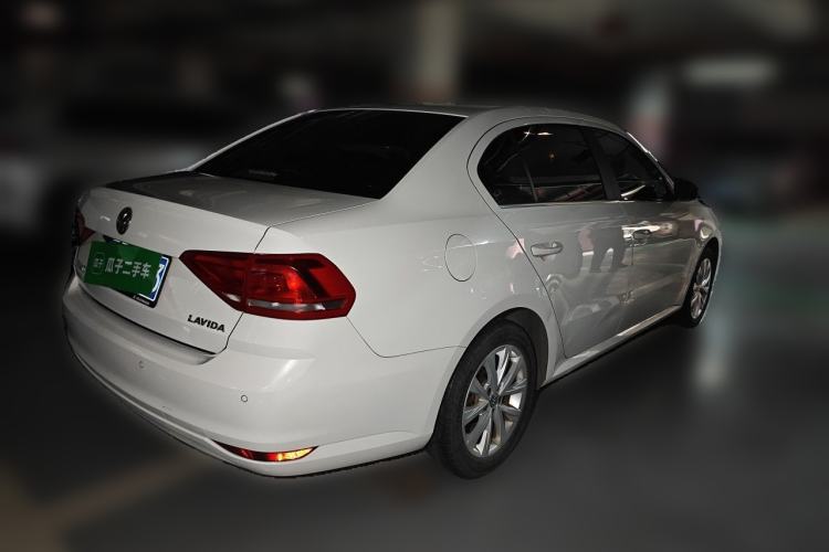 Used Volkswagen Lavida 2015 1.6L Automatic Comfort Edition Rear Right 45 Deg