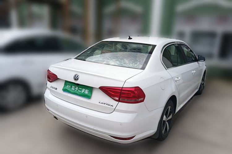 Used Volkswagen Lavida 2015 1.6L Automatic Fashion Edition Rear Right 45 Deg