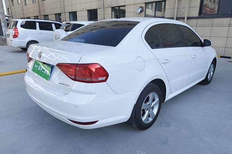 Used Volkswagen Lavida 2015 1.6L Automatic Fashion Edition Rear Right 45 Deg