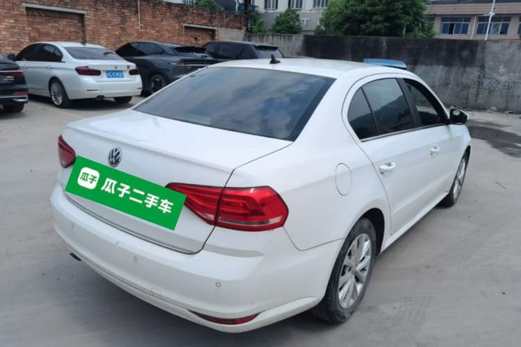 Used Volkswagen Lavida 2015 1.6L Manual Comfort Edition Rear Right 45 Deg