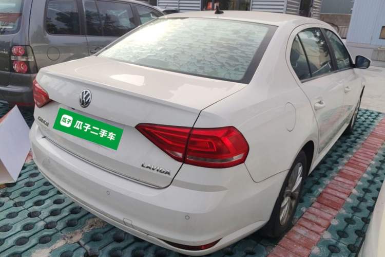 Used Volkswagen Lavida 2015 1.6L Automatic Comfort Edition Rear Right 45 Deg