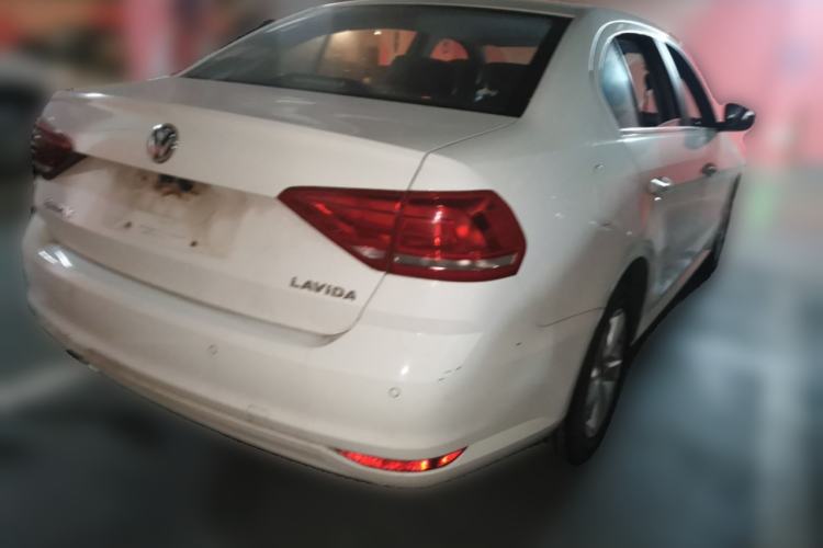 Used Volkswagen Lavida 2015 1.6L Manual Fashion Edition Rear Right 45 Deg
