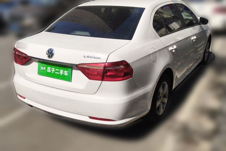 Used Volkswagen Lavida 2015 1.6L Automatic Fashion Edition Rear Right 45 Deg