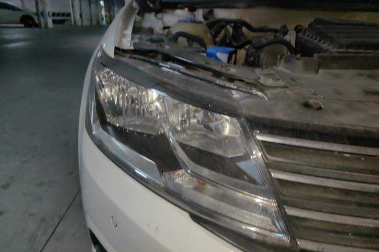 Used Volkswagen Lavida 2015 1.6L Automatic Comfort Edition Right Front Headlight