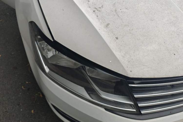 Used Volkswagen Lavida 2015 1.6L Manual Fashion Edition Right Front Headlight