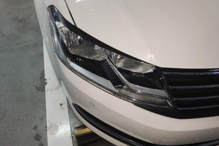 Used Volkswagen Lavida 2015 230TSI DSG Comfort Edition Right Front Headlight