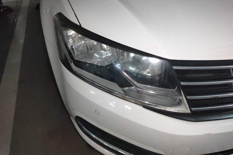 Used Volkswagen Lavida 2015 230TSI DSG Comfort Edition Right Front Headlight