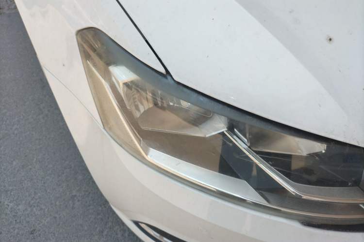 Used Volkswagen Lavida 2015 1.6L Automatic Comfort Edition Right Front Headlight