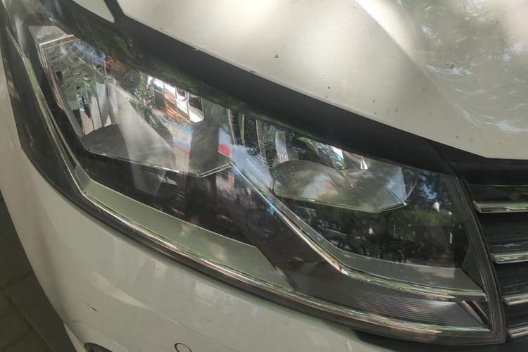 Used Volkswagen Lavida 2015 1.6L Manual Comfort Edition Right Front Headlight