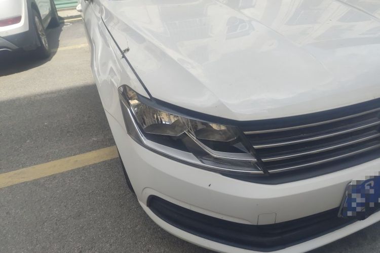 Used Volkswagen Lavida 2015 1.6L Automatic Fashion Edition Right Front Headlight