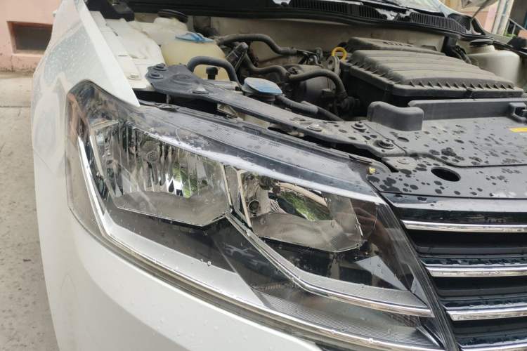 Used Volkswagen Lavida 2015 1.6L Automatic Comfort Edition Right Front Headlight