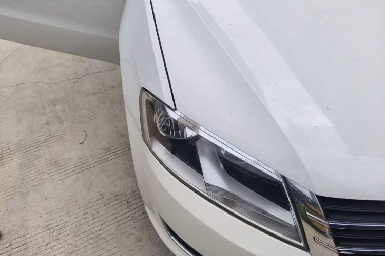 Used Volkswagen Lavida 2015 1.6L Automatic Comfort Edition Right Front Headlight