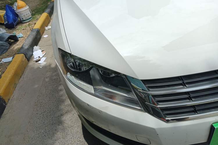 Used Volkswagen Lavida 2015 1.6L Automatic Fashion Edition Right Front Headlight
