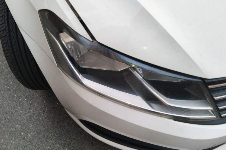Used Volkswagen Lavida 2015 1.6L Manual Fashion Edition Right Front Headlight