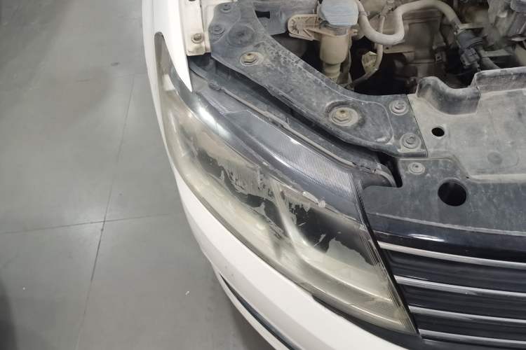 Used Volkswagen Lavida 2015 1.6L Automatic Comfort Edition Right Front Headlight