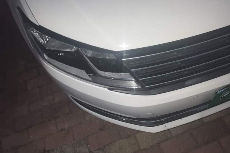 Used Volkswagen Lavida 2015 1.6L Automatic Comfort Edition Right Front Headlight