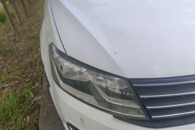 Used Volkswagen Lavida 2015 1.6L Automatic Comfort Edition Right Front Headlight