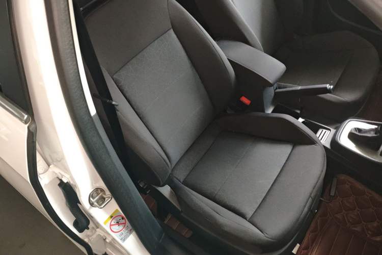Used Volkswagen Lavida 2015 1.6L Automatic Fashion Edition Right Front Seat