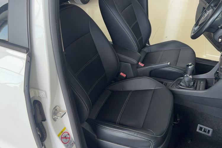 Used Volkswagen Lavida 2015 1.6L Manual Fashion Edition Right Front Seat