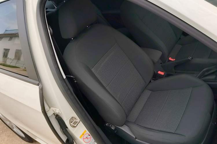 Used Volkswagen Lavida 2015 1.6L Automatic Fashion Edition Right Front Seat
