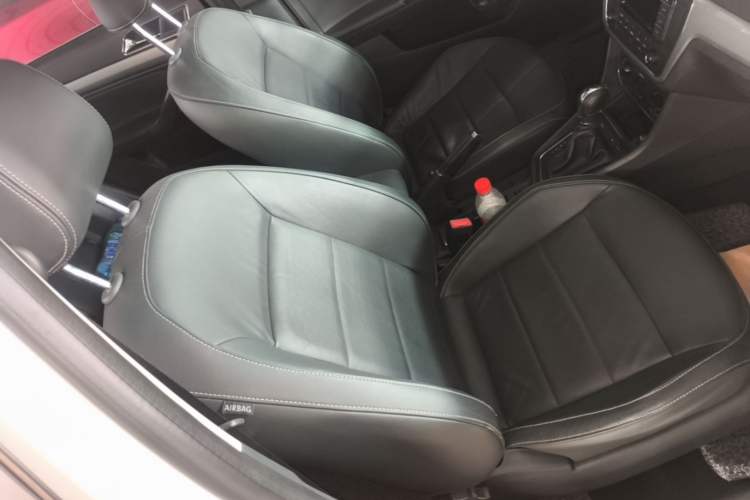 Used Volkswagen Lavida 2015 1.6L Automatic Comfort Edition Right Front Seat