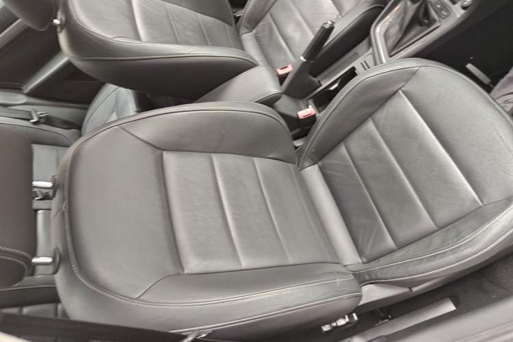 Used Volkswagen Lavida 2015 230TSI DSG Comfort Edition Right Front Seat