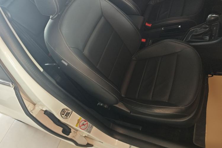 Used Volkswagen Lavida 2015 1.6L Automatic Comfort Edition Right Front Seat